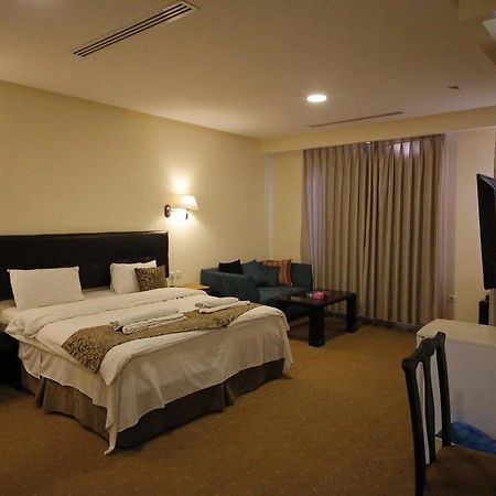 Jeddah Palace Hotel Amman Bagian luar foto