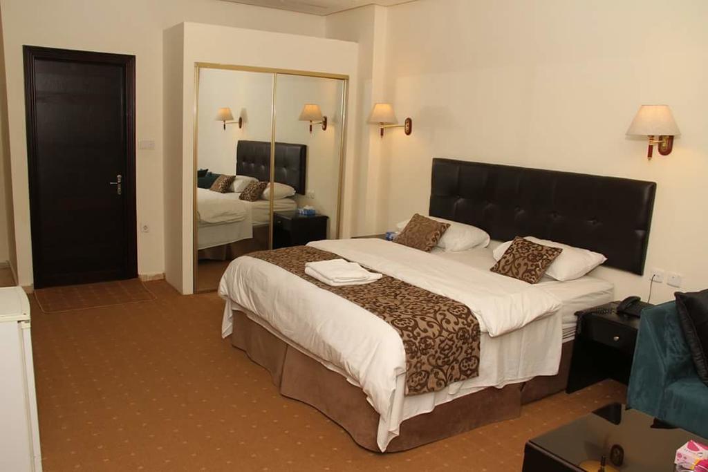 Jeddah Palace Hotel Amman Bagian luar foto