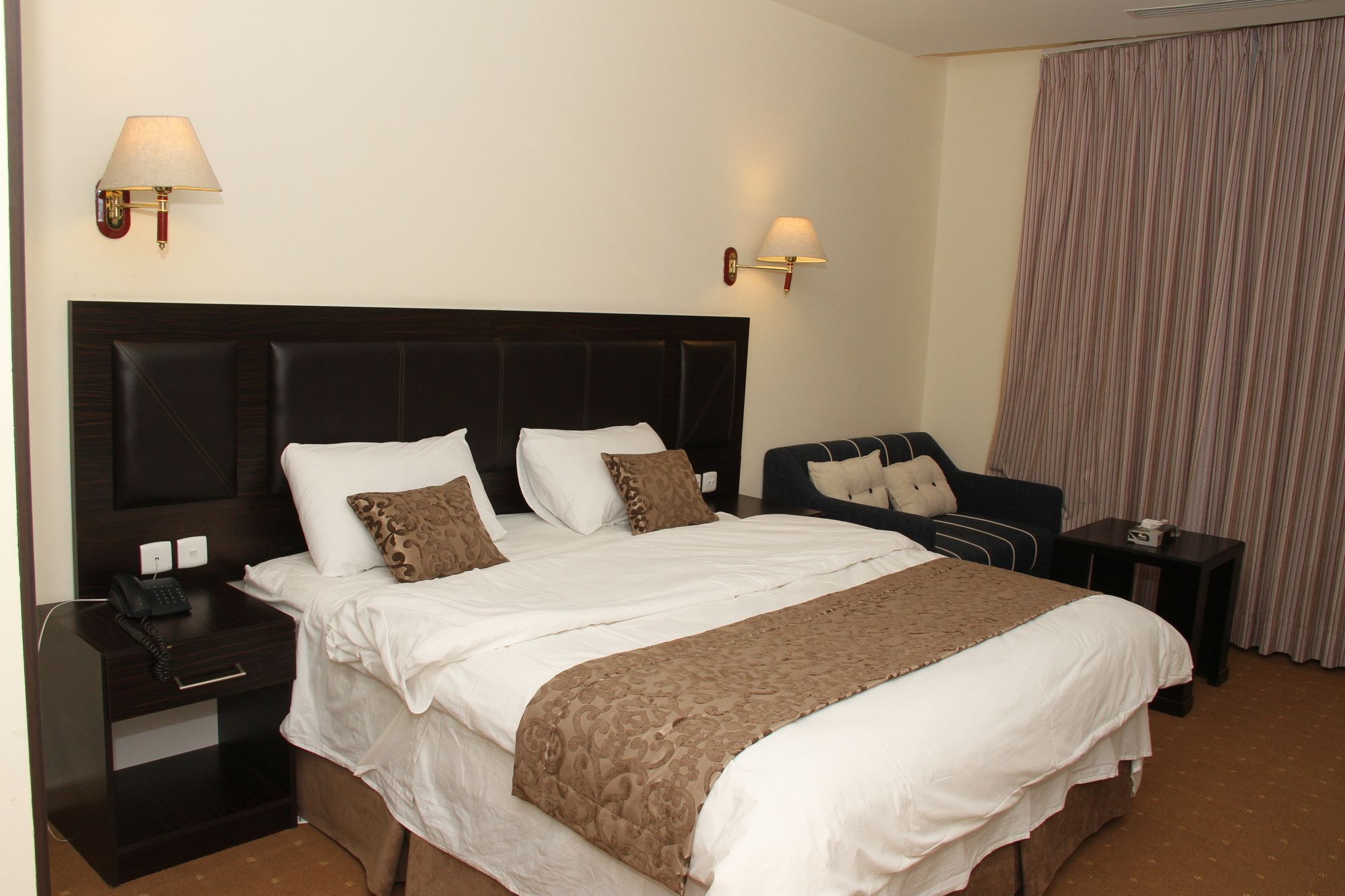 Jeddah Palace Hotel Amman Bagian luar foto